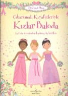 Çıkartmalı Kıyafetleriyle Kızlar Baloda                                                                                                                                                                                                                        