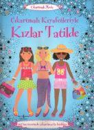 Çıkartmalı Kıyafetleriyle Kızlar Tatilde                                                                                                                                                                                                                       